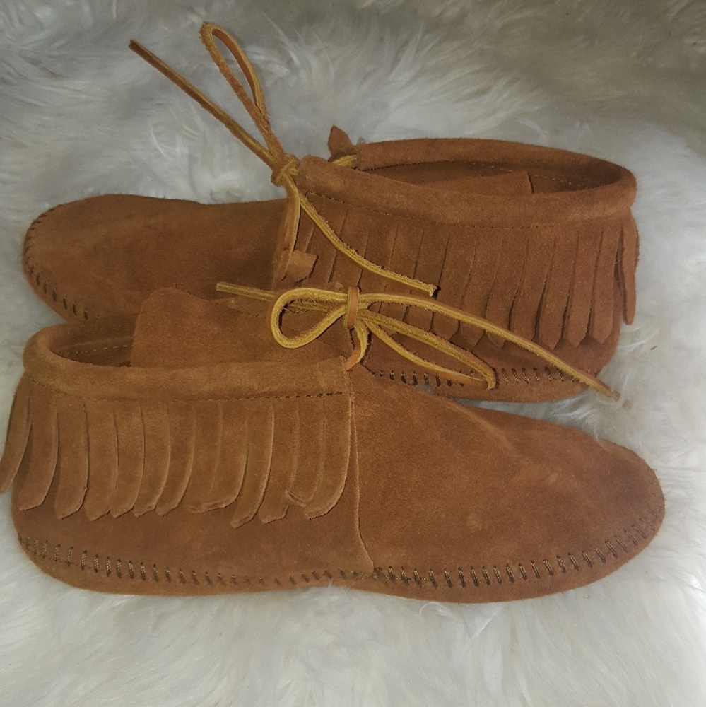Leather Minnetonka Moccasins